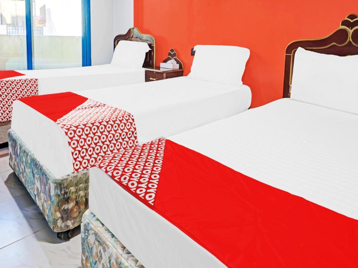 Oyo 794 Great Country Hotel Дубай Екстериор снимка