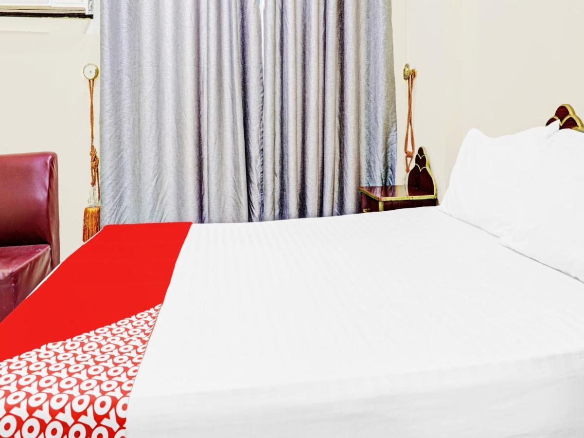 Oyo 794 Great Country Hotel Дубай Екстериор снимка